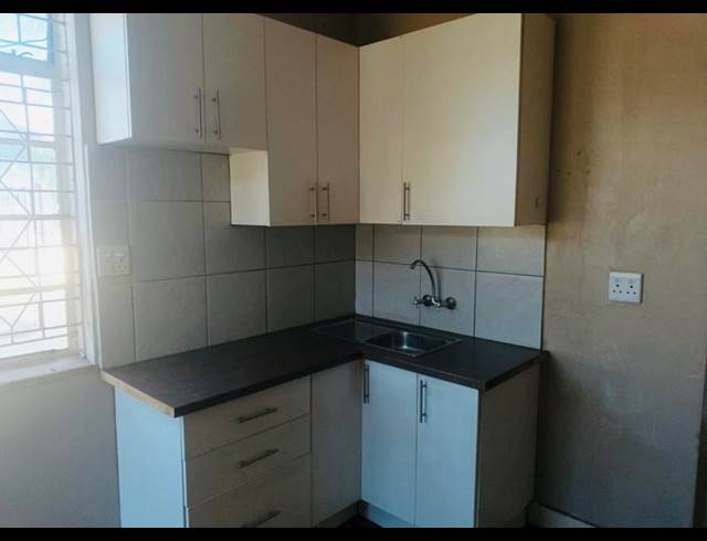 1 BEDROOM PROPERTY TO RENT IN BEZUIDENHOUT VALLEY